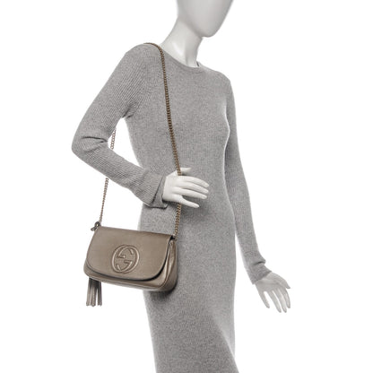 Gucci Metallic Pebbled Calfskin Medium Soho Flap Crossbody Golden Beige 2 of 7