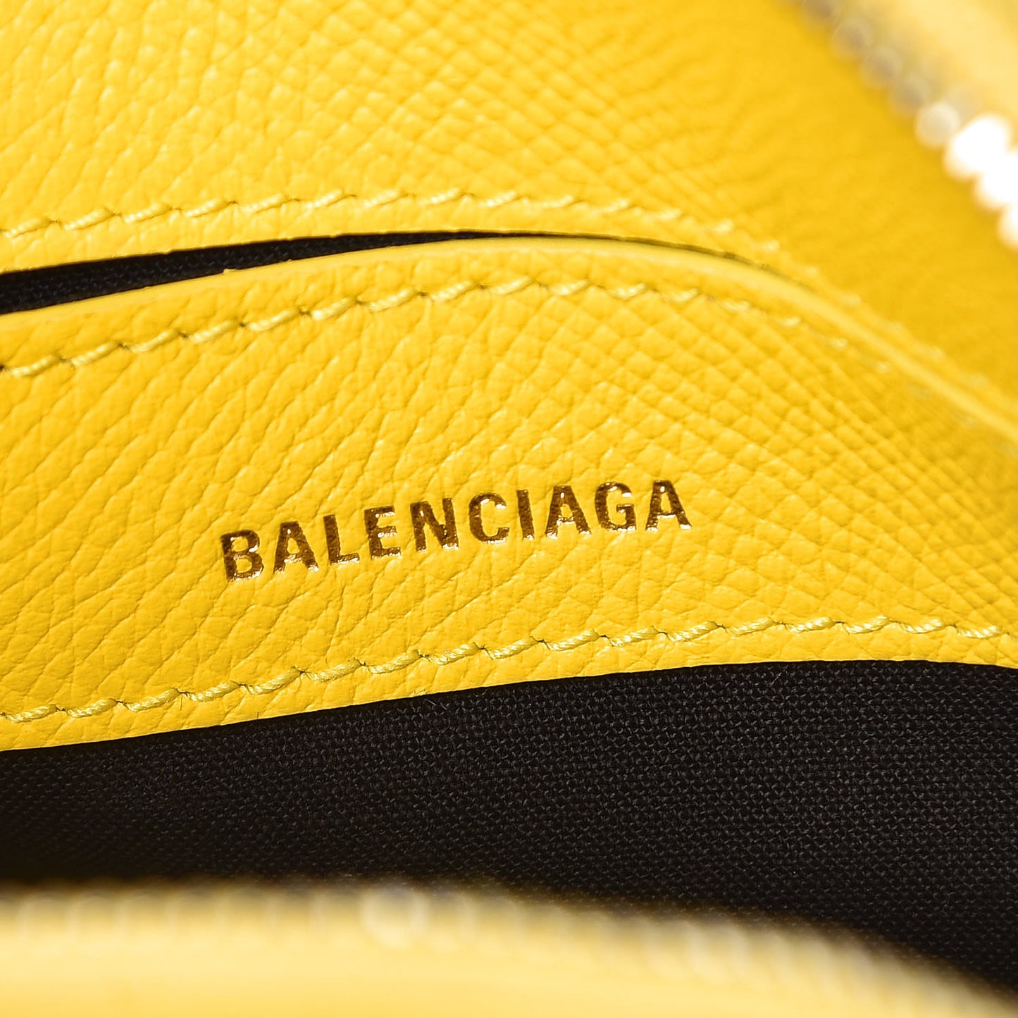 Signature Grained Calfskin Logo XXS Ville Top Handle Bag Jaune Black