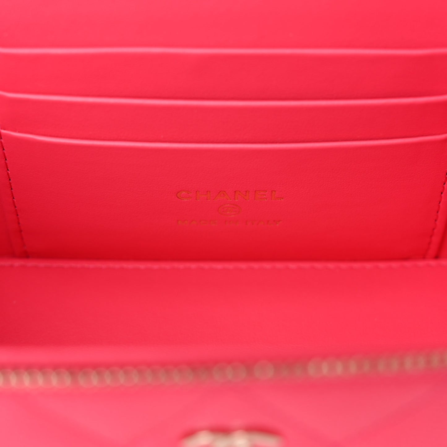 Caviar Quilted Small Vanity Case With Chain Pink