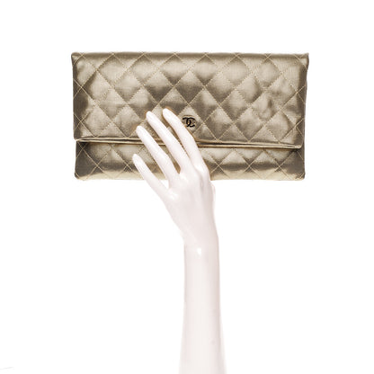 Chanel Metallic Calfskin Quilted Pixel Effect CC Beauty Clutch Dark Gold 2 of 8