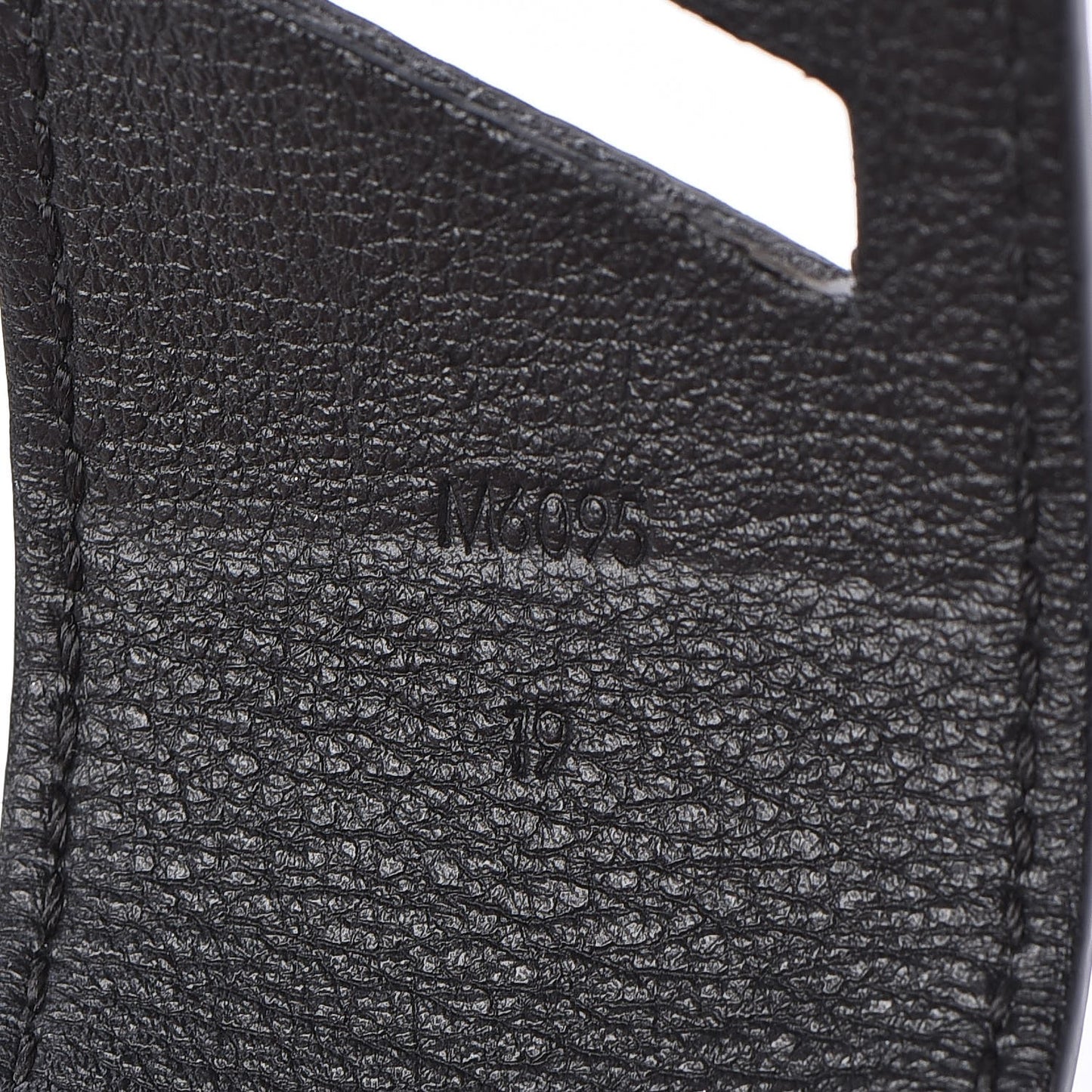 Epi Electric Twist It Cuff 19 Black