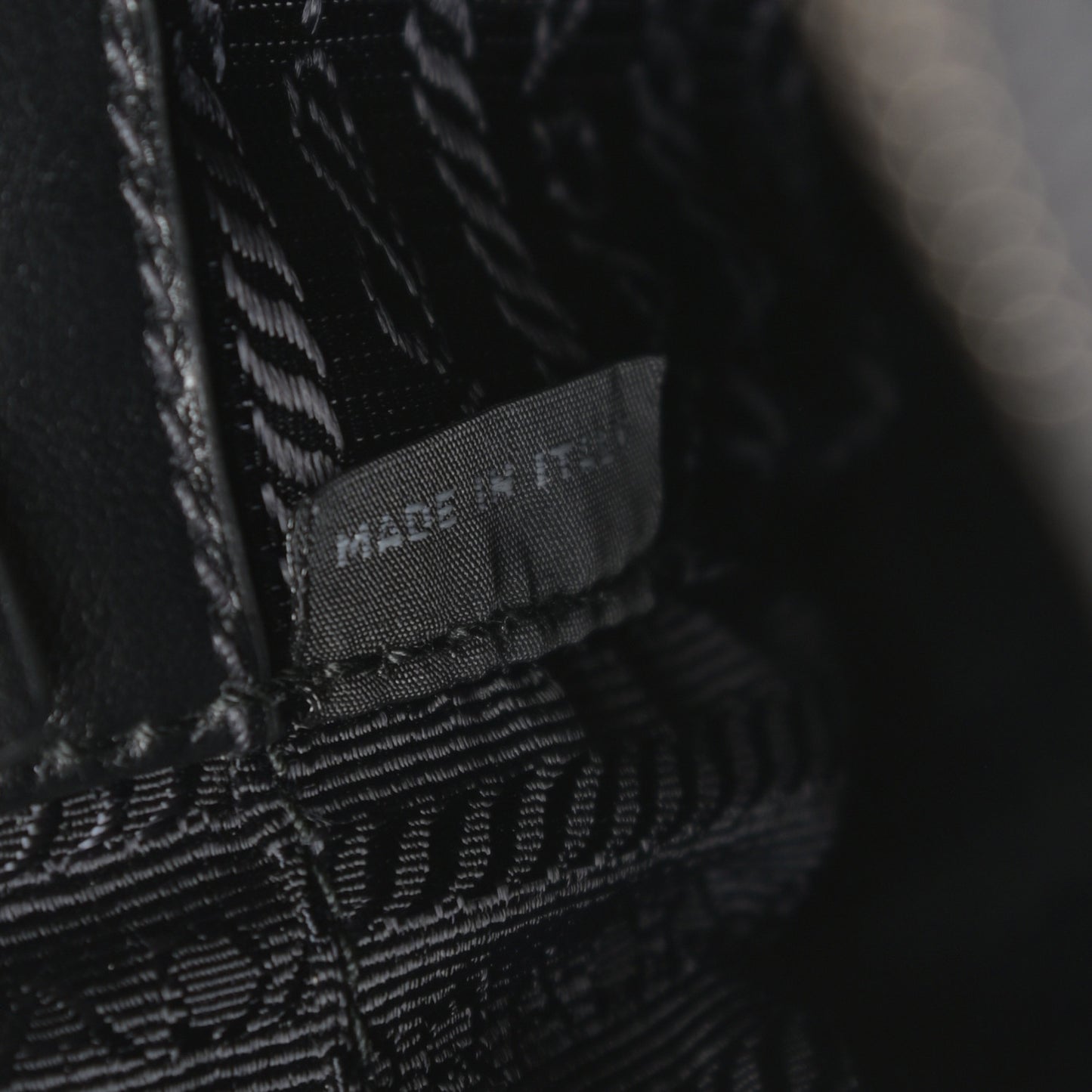 Saffiano Flat Messenger Bag Black