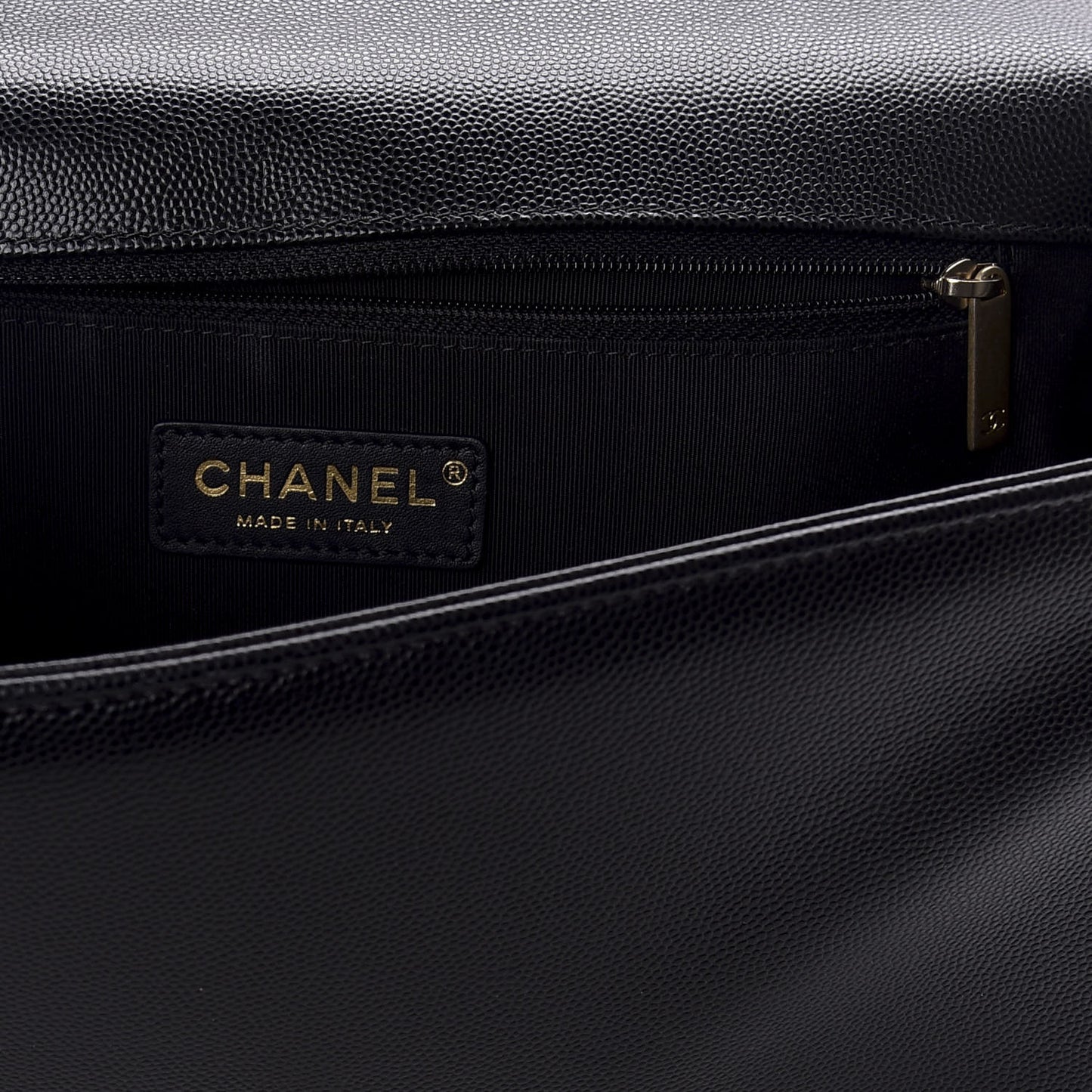 Caviar Quilted New Medium Boy Flap Black
