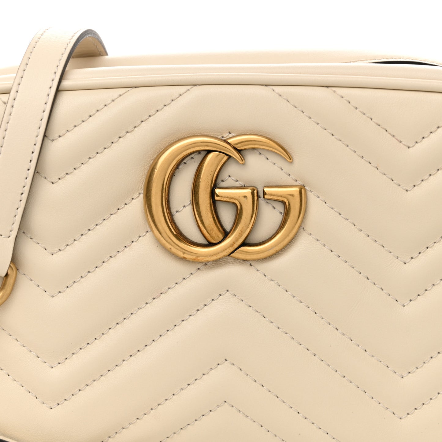 Calfskin Matelasse Small GG Marmont Chain Shoulder Bag White