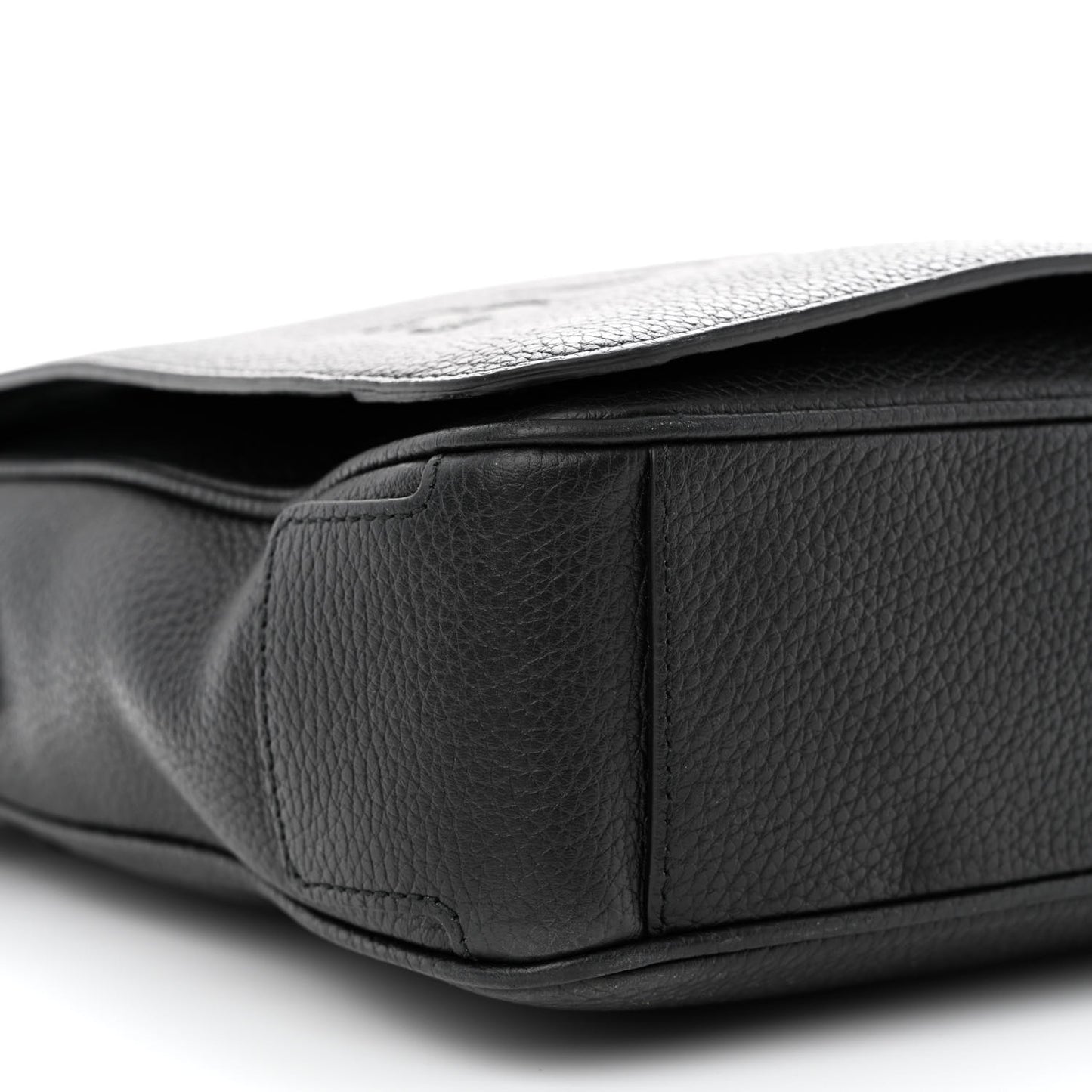 Grainy Calfskin Embossed Bruno Messenger Black