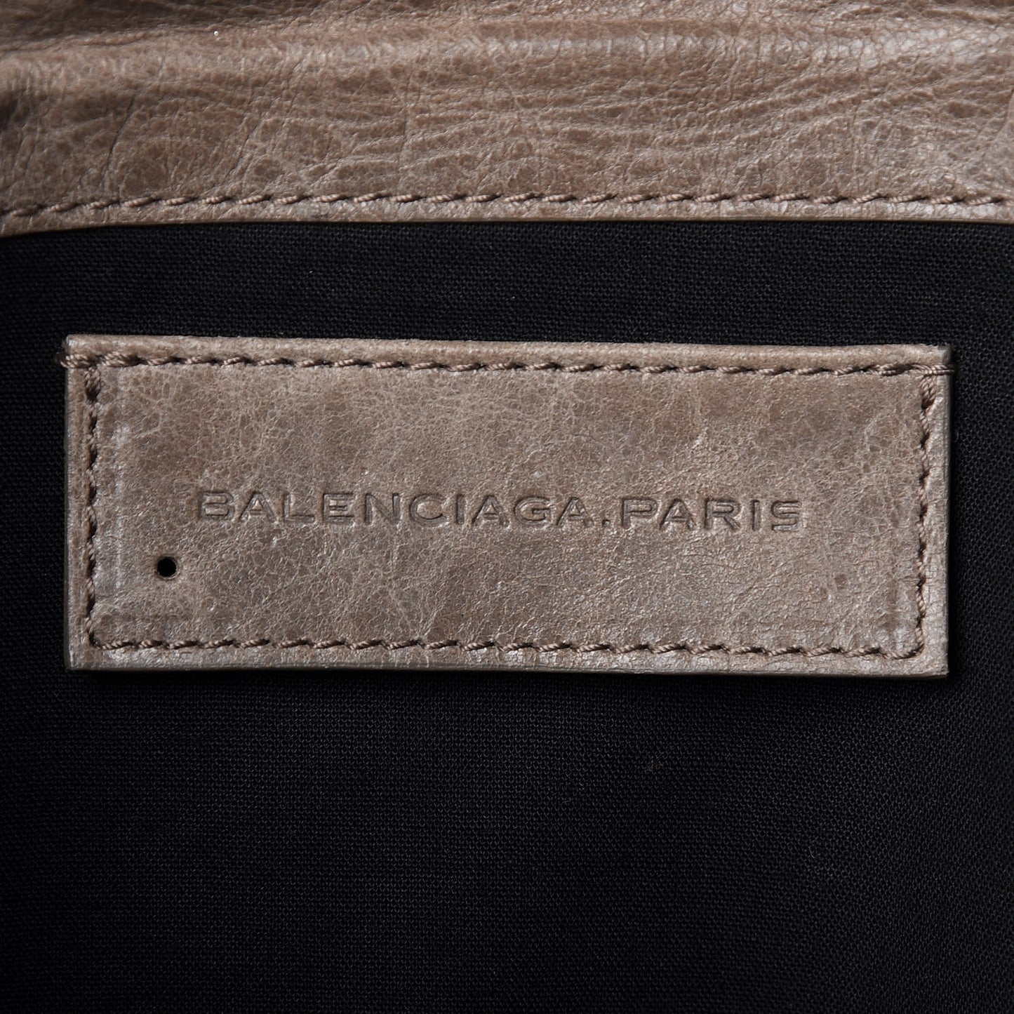 Agneau Giant Brogues Hardware Envelope Clutch Gris Poivre