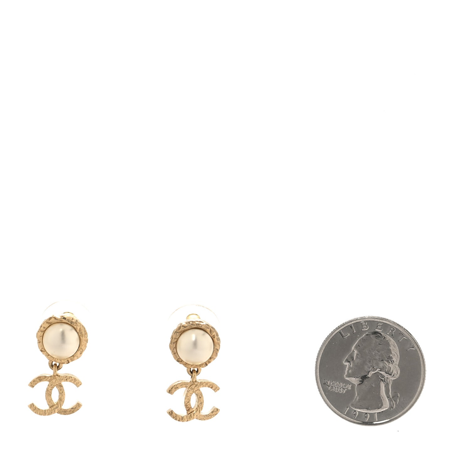 Pearl Hammered CC Drop Earrings Gold Pearly White
