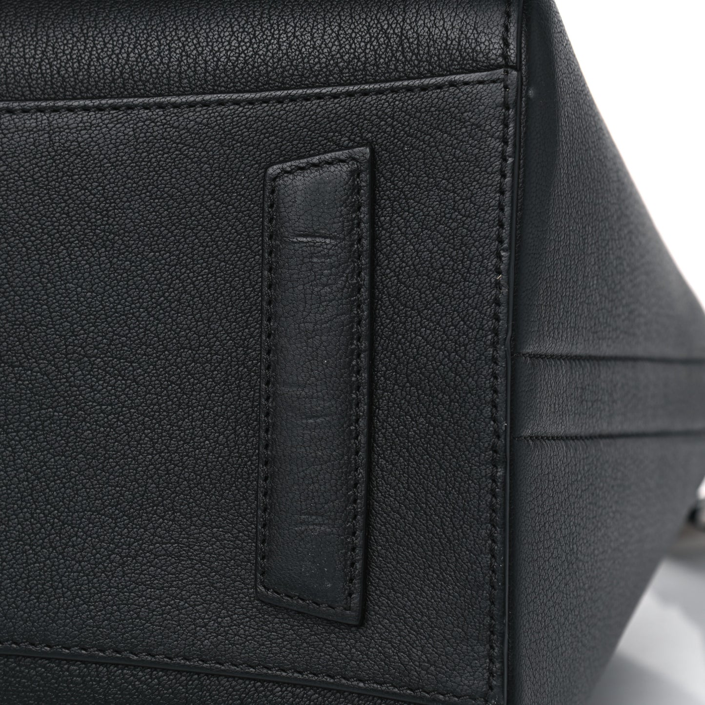 Sugar Goatskin Medium Antigona Black