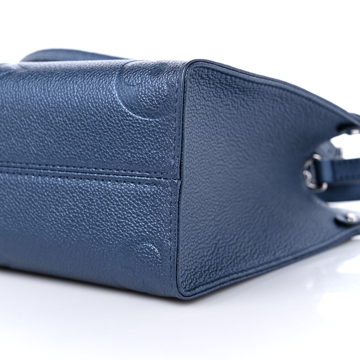 Louis Vuitton Metallic Empreinte Monogram Giant Onthego PM Navy Nacre 7 of 8