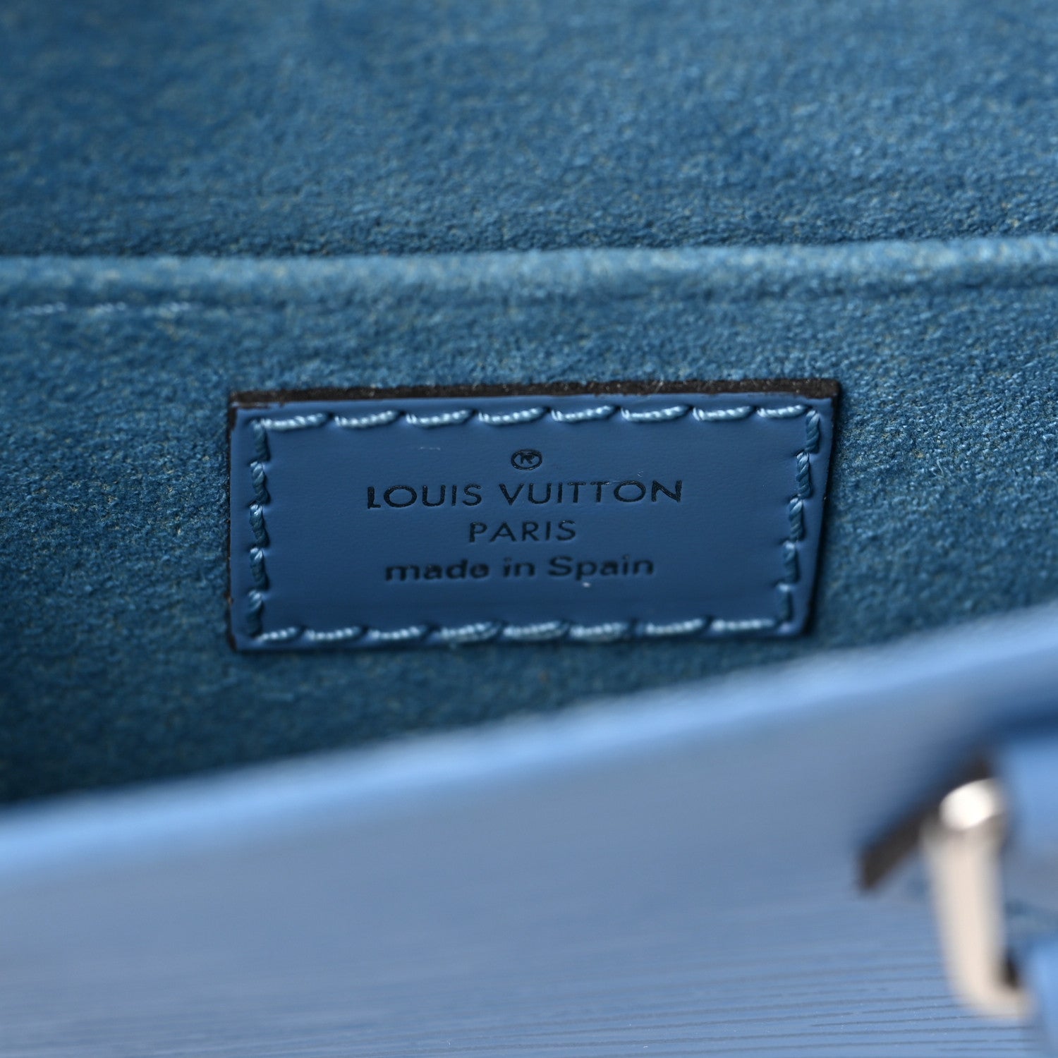 Louis Vuitton Epi Petit Sac Plat Bleuet 6 of 8