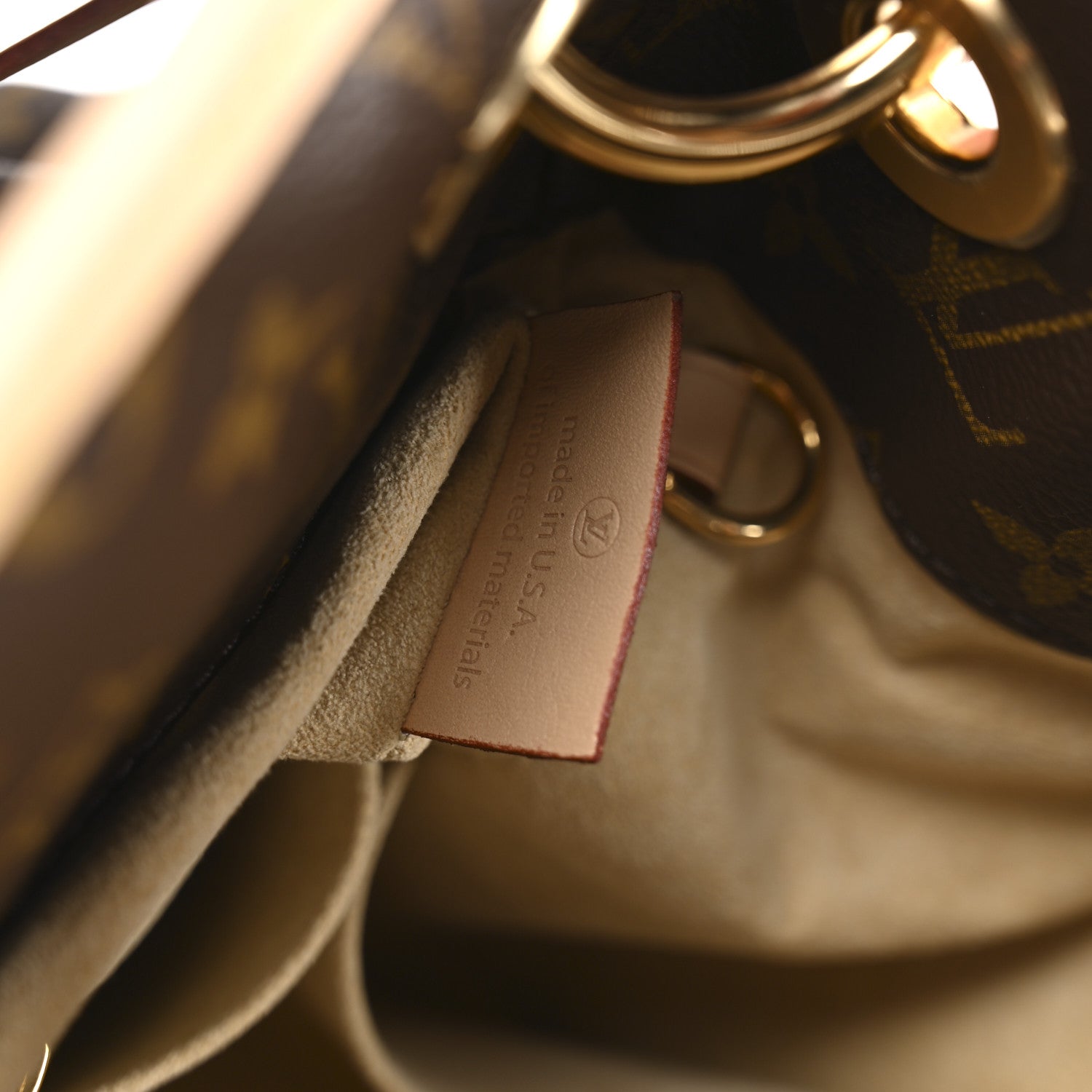 Louis Vuitton Monogram Artsy MM 7 of 10