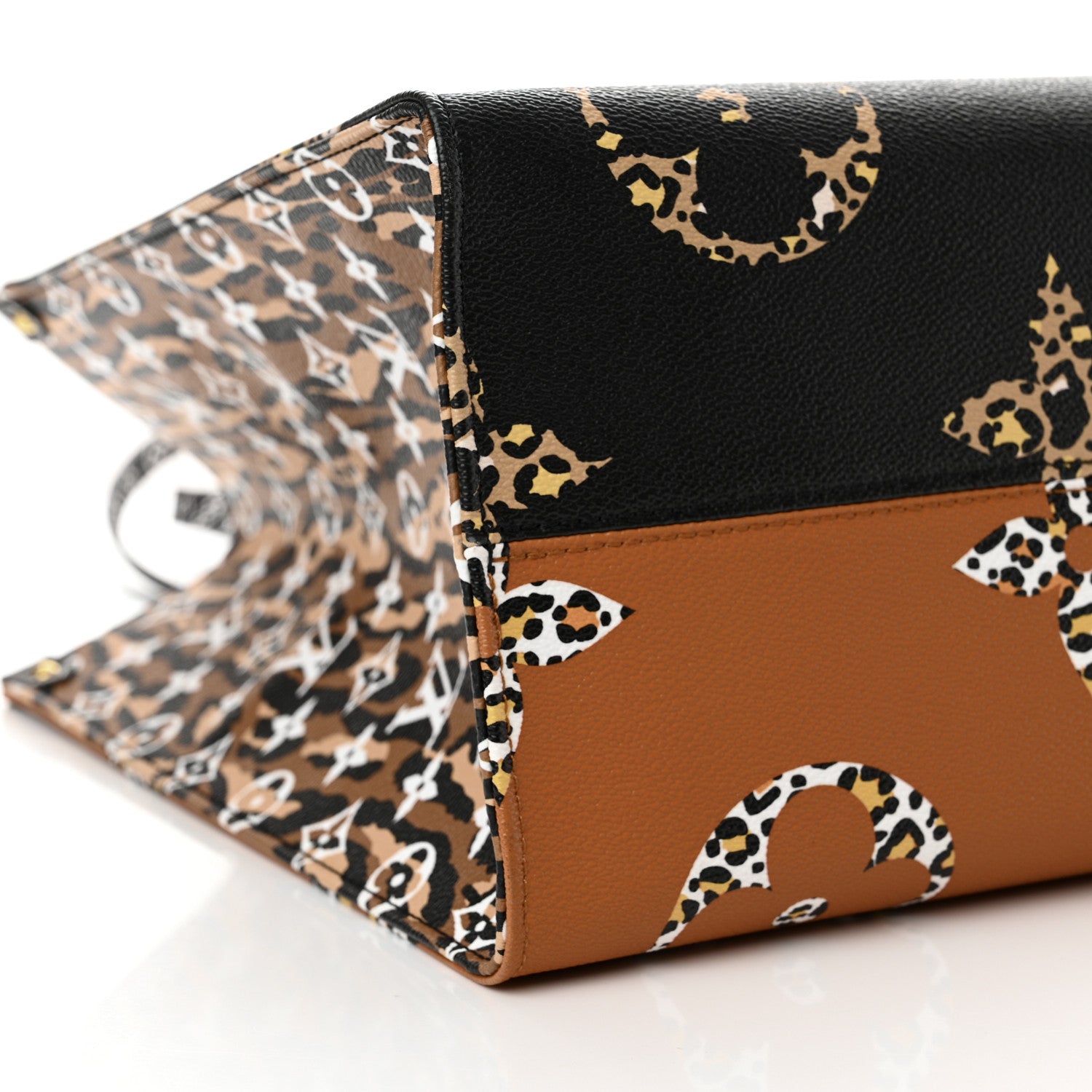 Louis Vuitton Monogram Giant Jungle Onthego GM Black 8 of 10