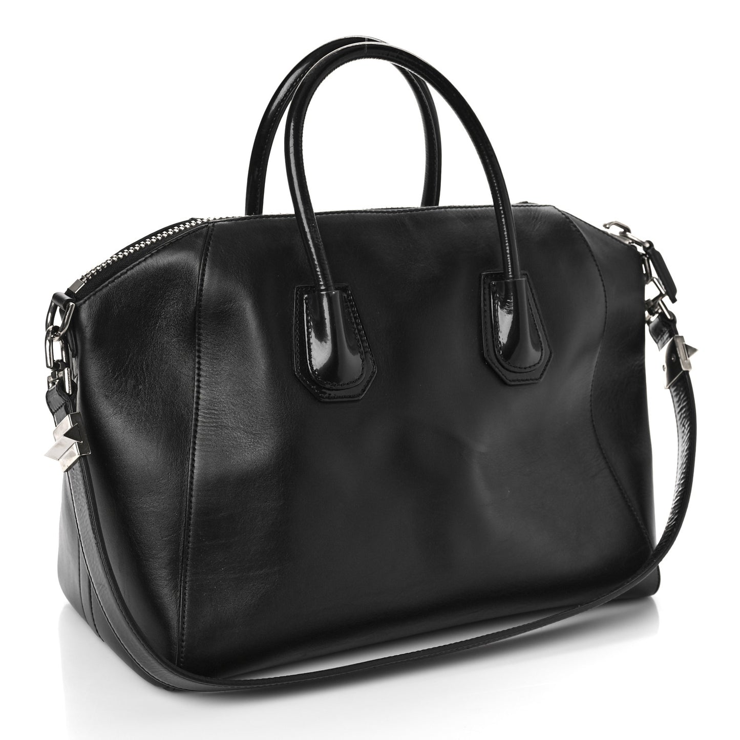 Smooth Calfskin Medium Antigona Black