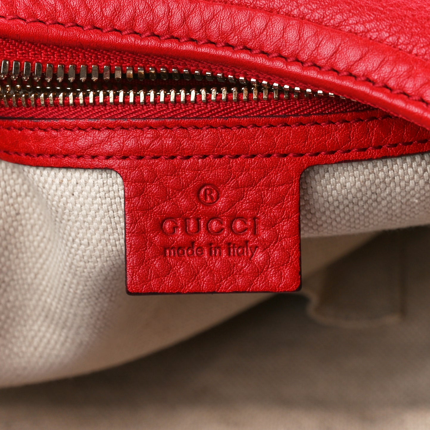 Pebbled Calfskin Large Soho Hobo Red
