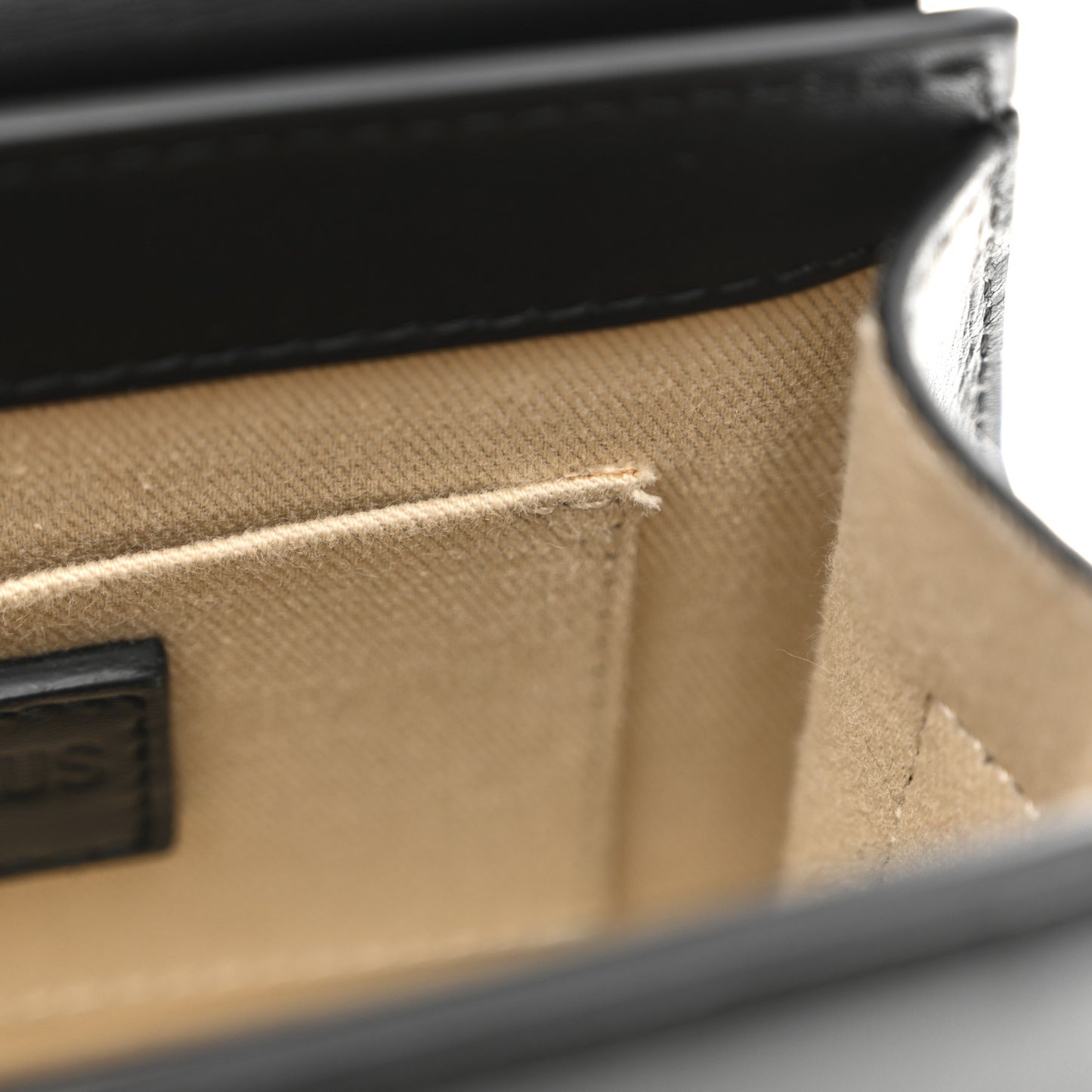 Smooth Calfskin Le Chiquito Moyen Black