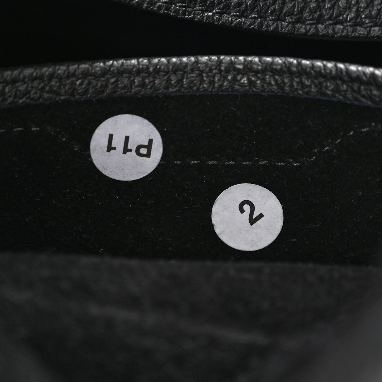 Small Classic Grain Calfskin Leighton Black