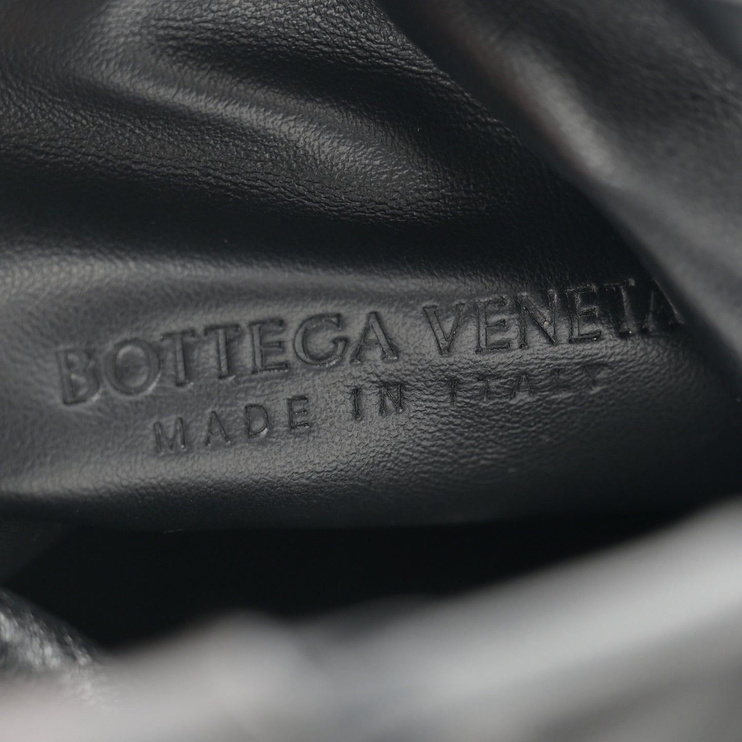 Calfskin Intrecciato Mini Hop Black