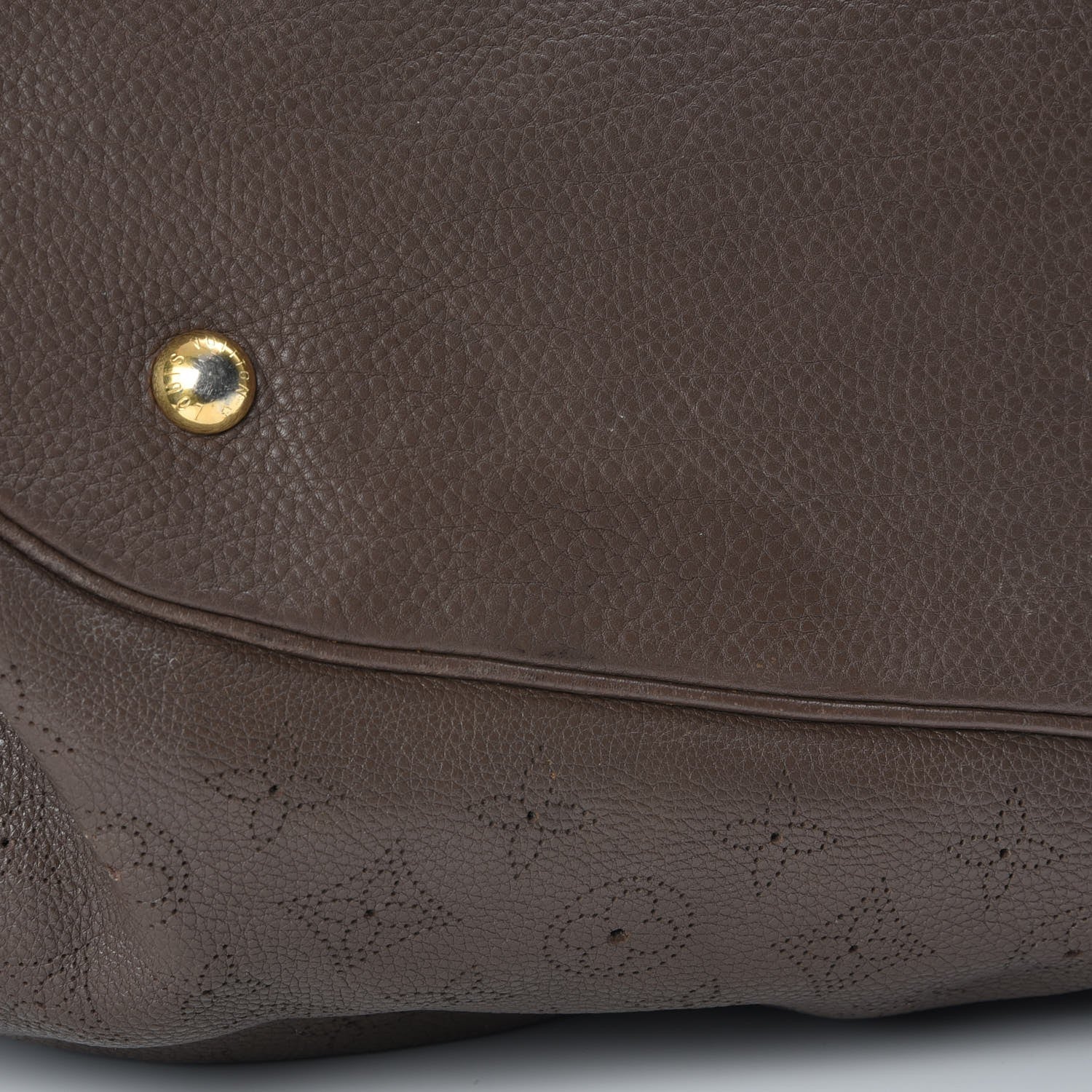 Louis Vuitton Mahina L Elephant Gris 9 of 10