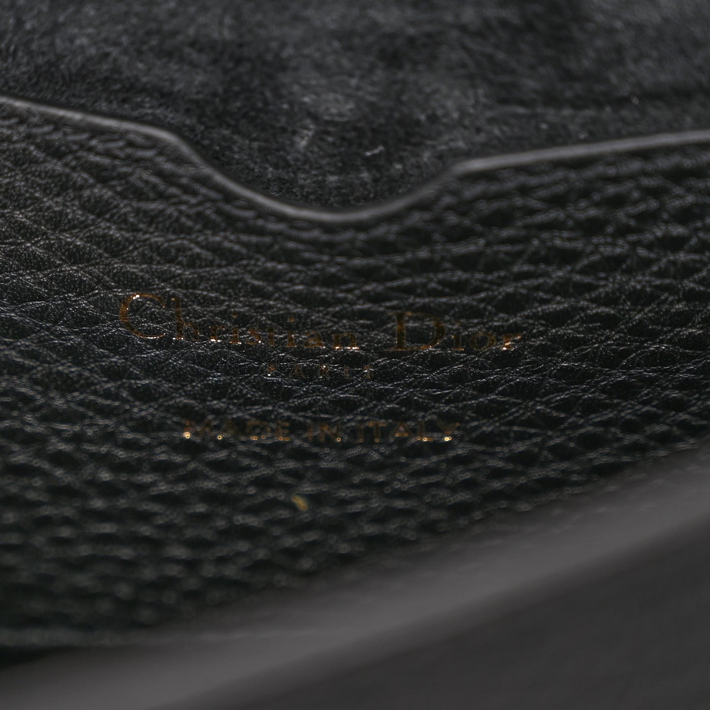 Grained Calfskin Medium Bobby Flap Black