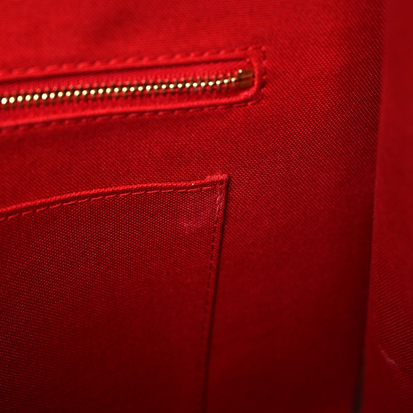 Reverse Monogram Giant Onthego MM