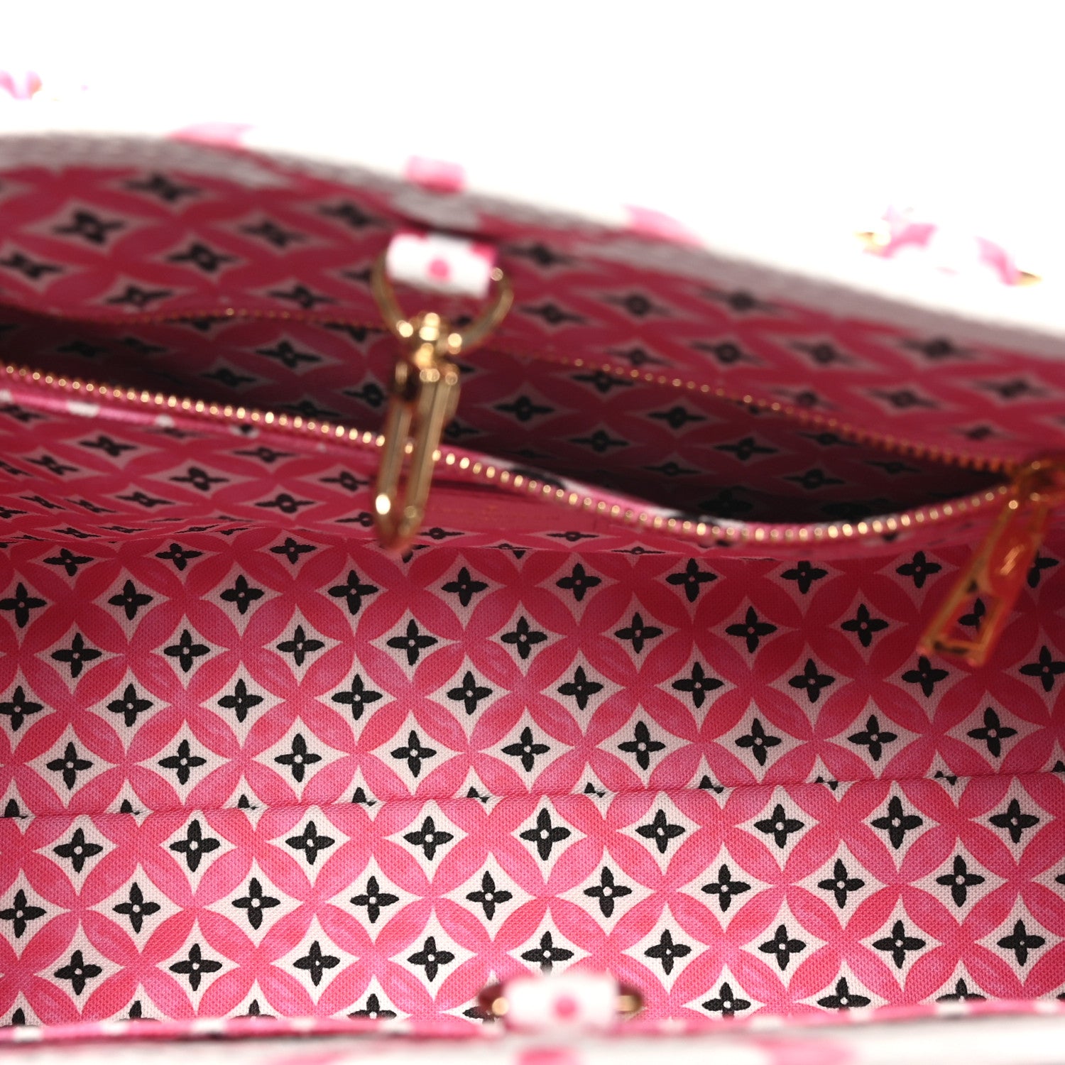 Louis Vuitton Monogram Giant By The Pool 2.0 Onthego PM Pink 5 of 10