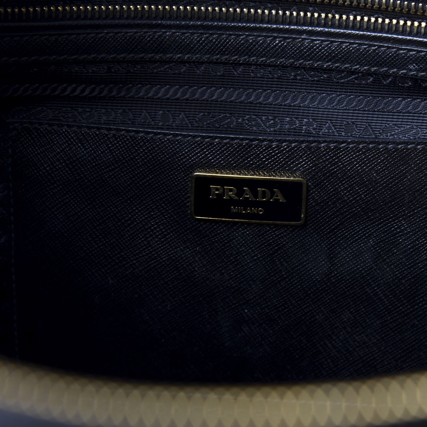 Saffiano Lux Extra Large Galleria Double Zip Tote Black