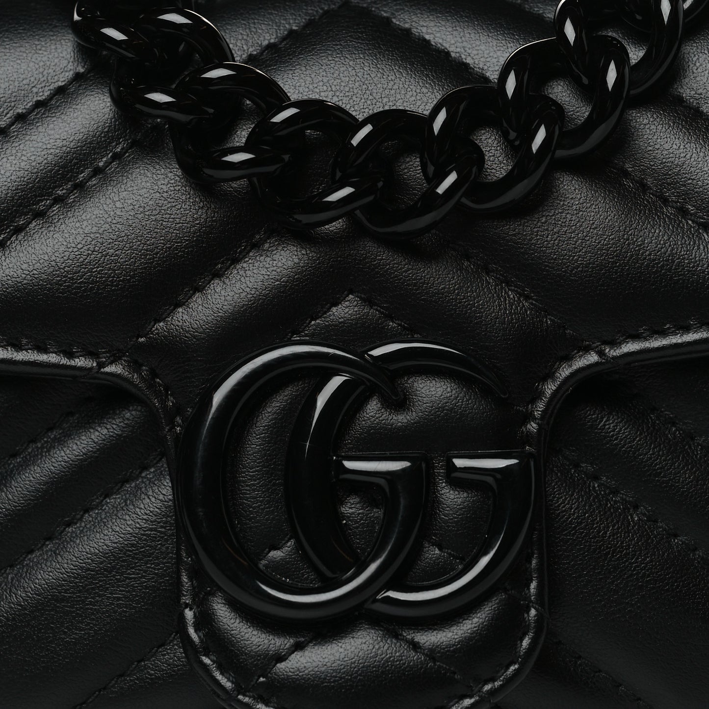 Calfskin Matelasse Monochrome GG Marmont Chain Belt Bag Black
