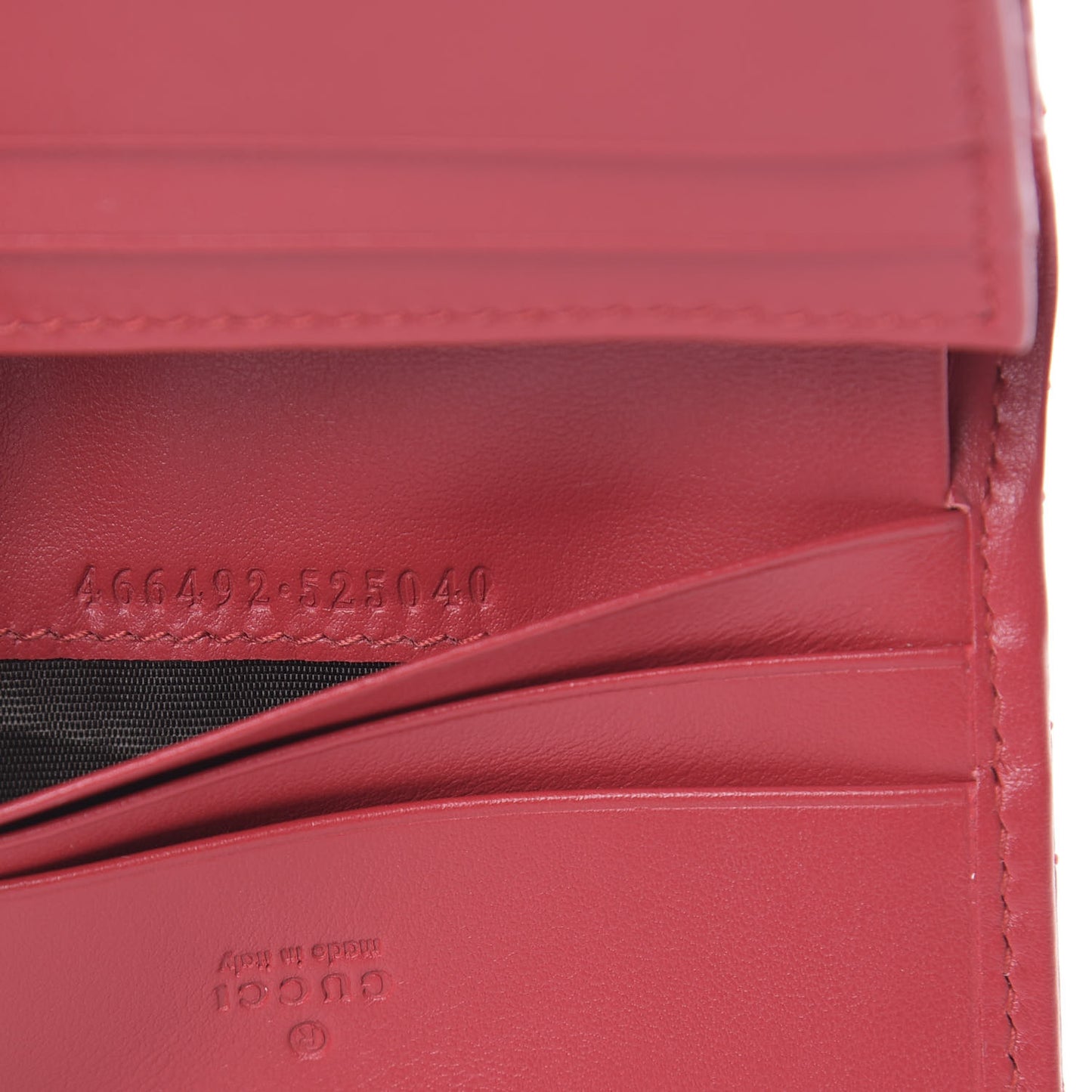 Calfskin Matelasse GG Marmont Card Case Wallet Hibiscus Red