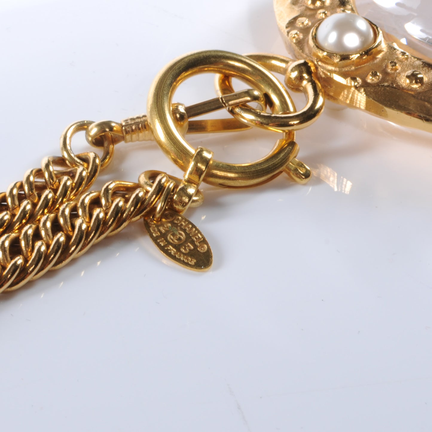 Pearl CC Loupe Magnifying Glass Necklace Gold