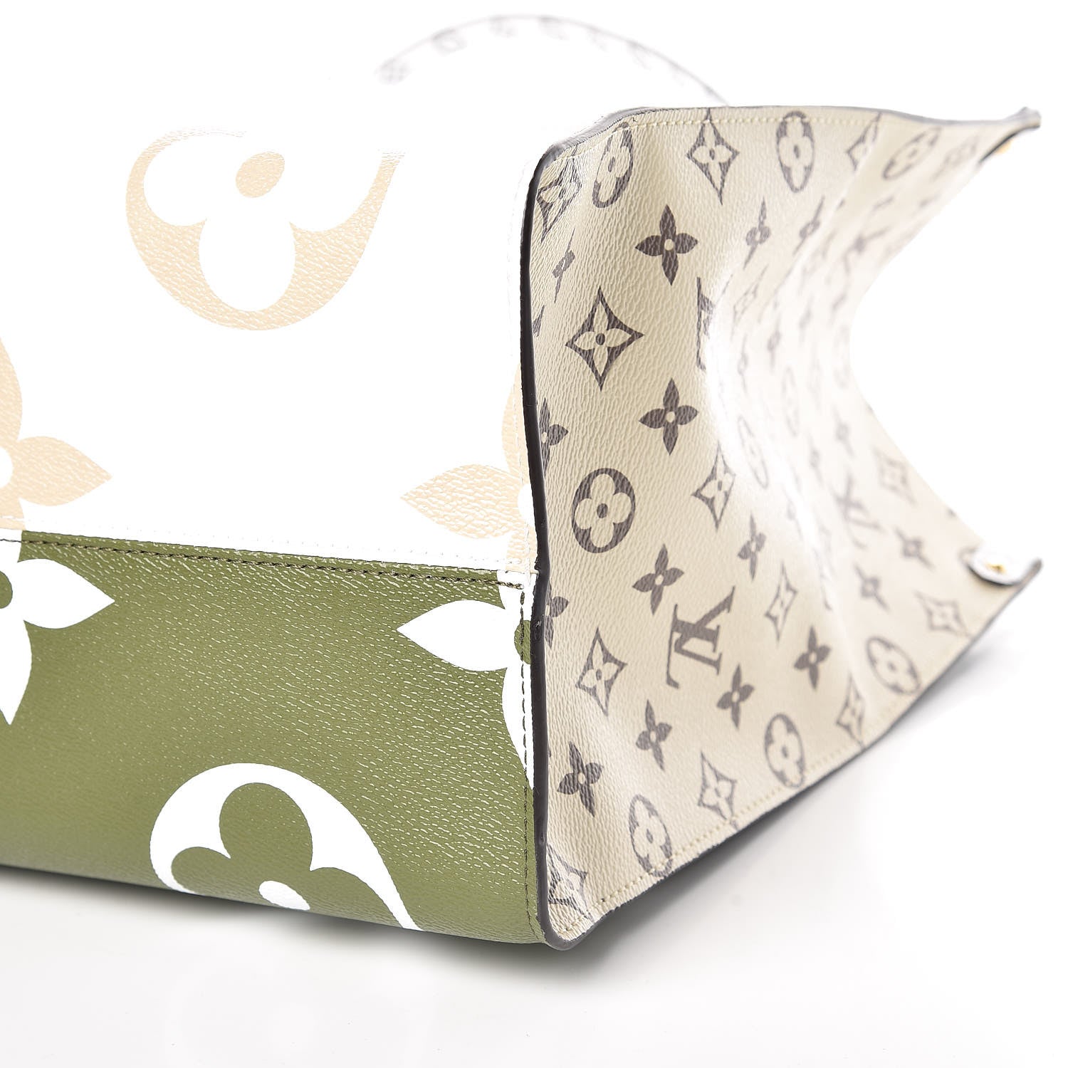Louis Vuitton Monogram Giant Onthego GM Kaki Beige 11 of 11