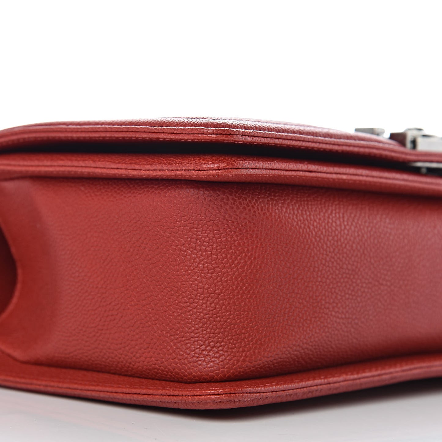 Caviar Quilted Medium Boy Flap Red