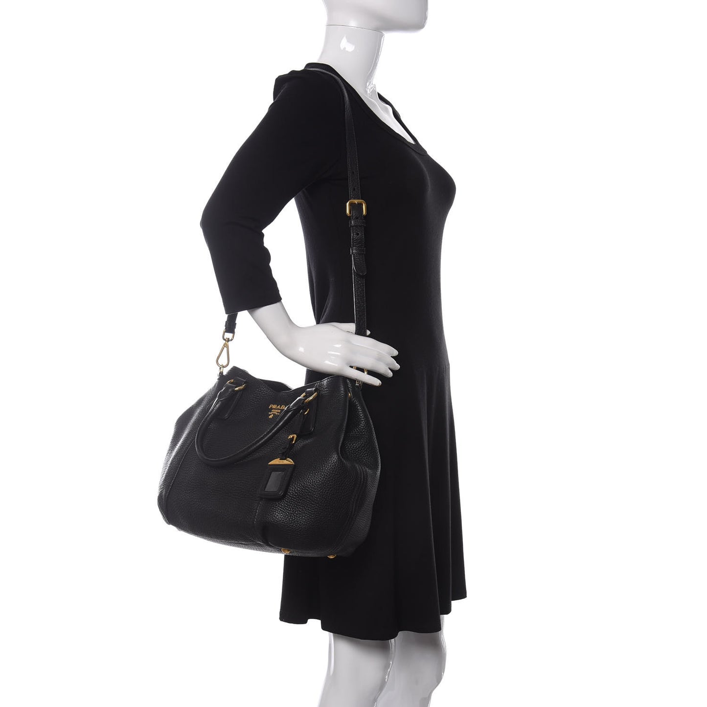 Vitello Daino Shoulder Bag Black