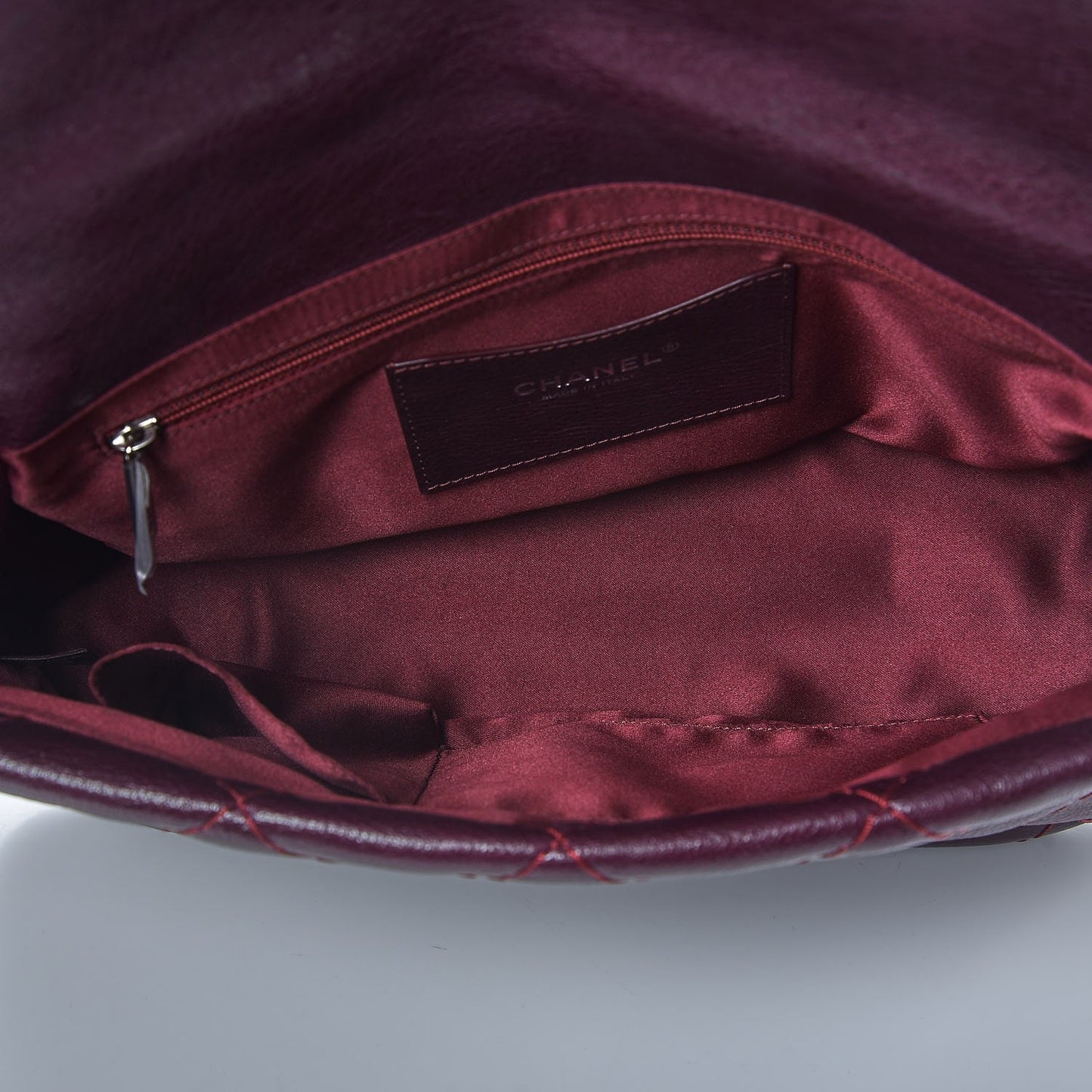 Glazed Calfskin Stitched On The Road Flap Plum