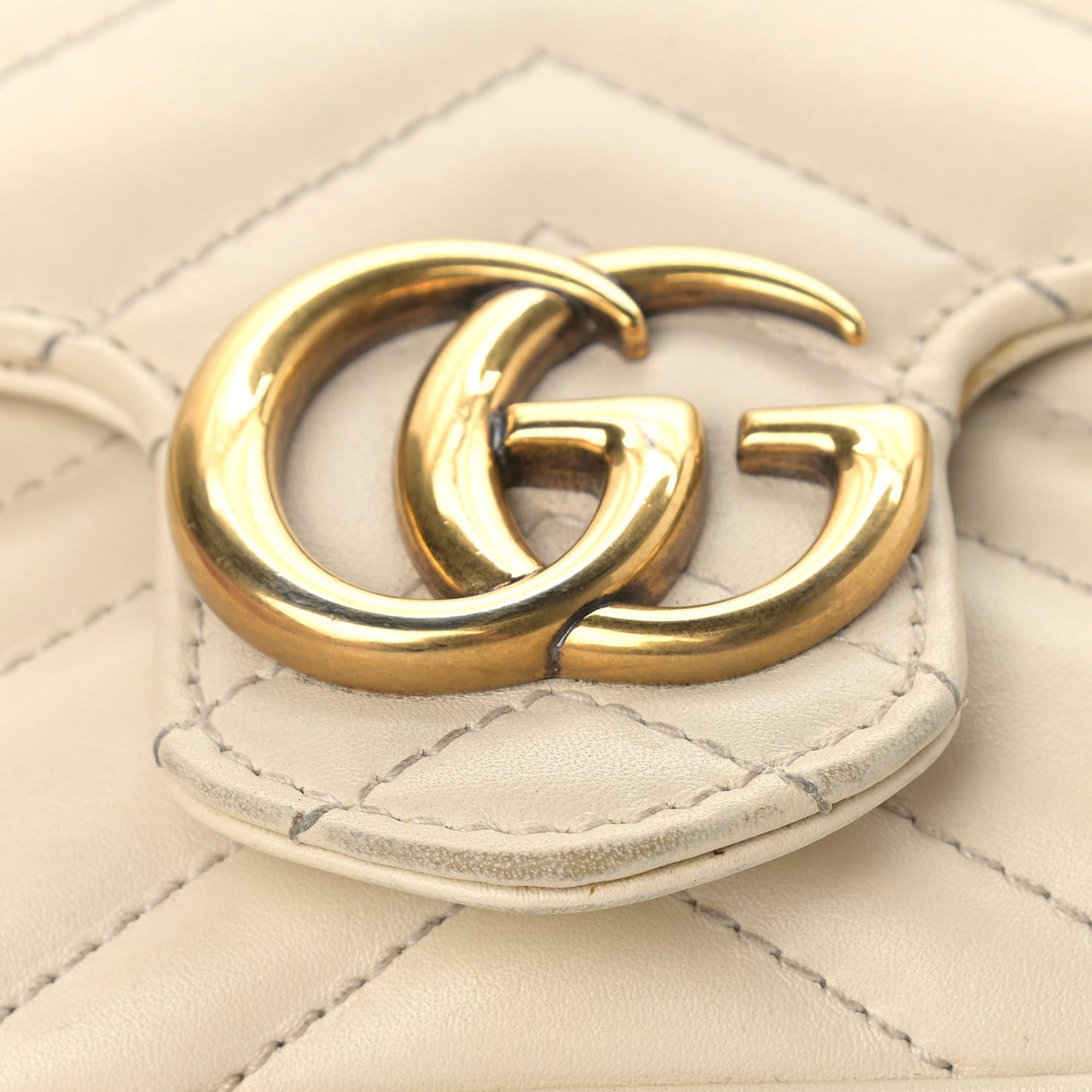 Calfskin Matelasse Super Mini GG Marmont Shoulder Bag White