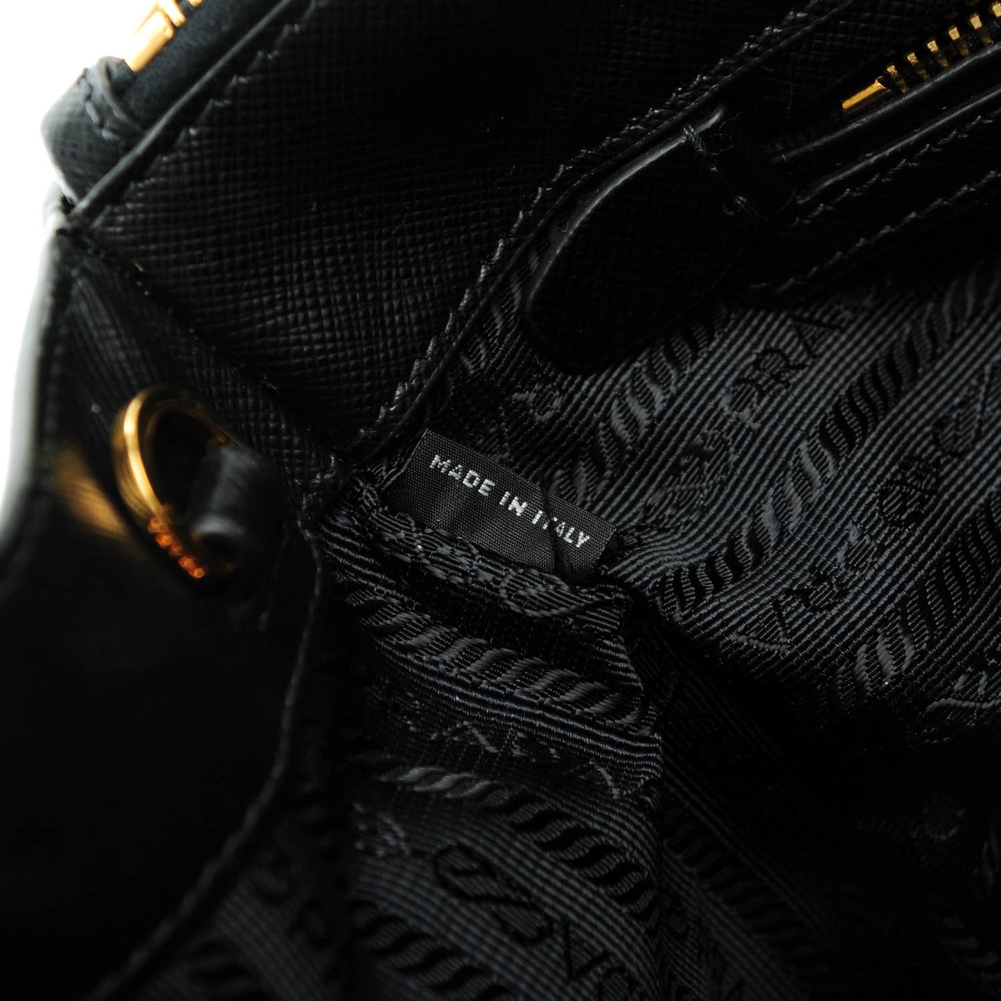 Saffiano Medium Galleria Double Zip Tote Black