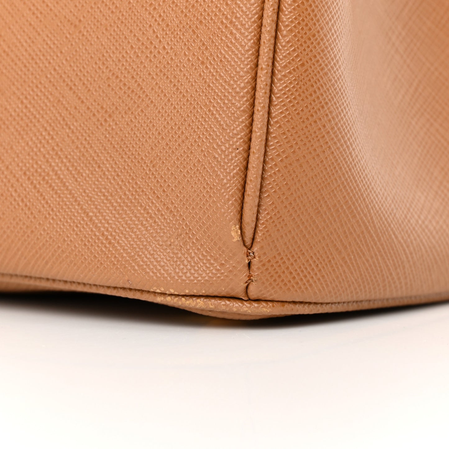 Saffiano Lux Extra Large Galleria Double Zip Tote Caramel