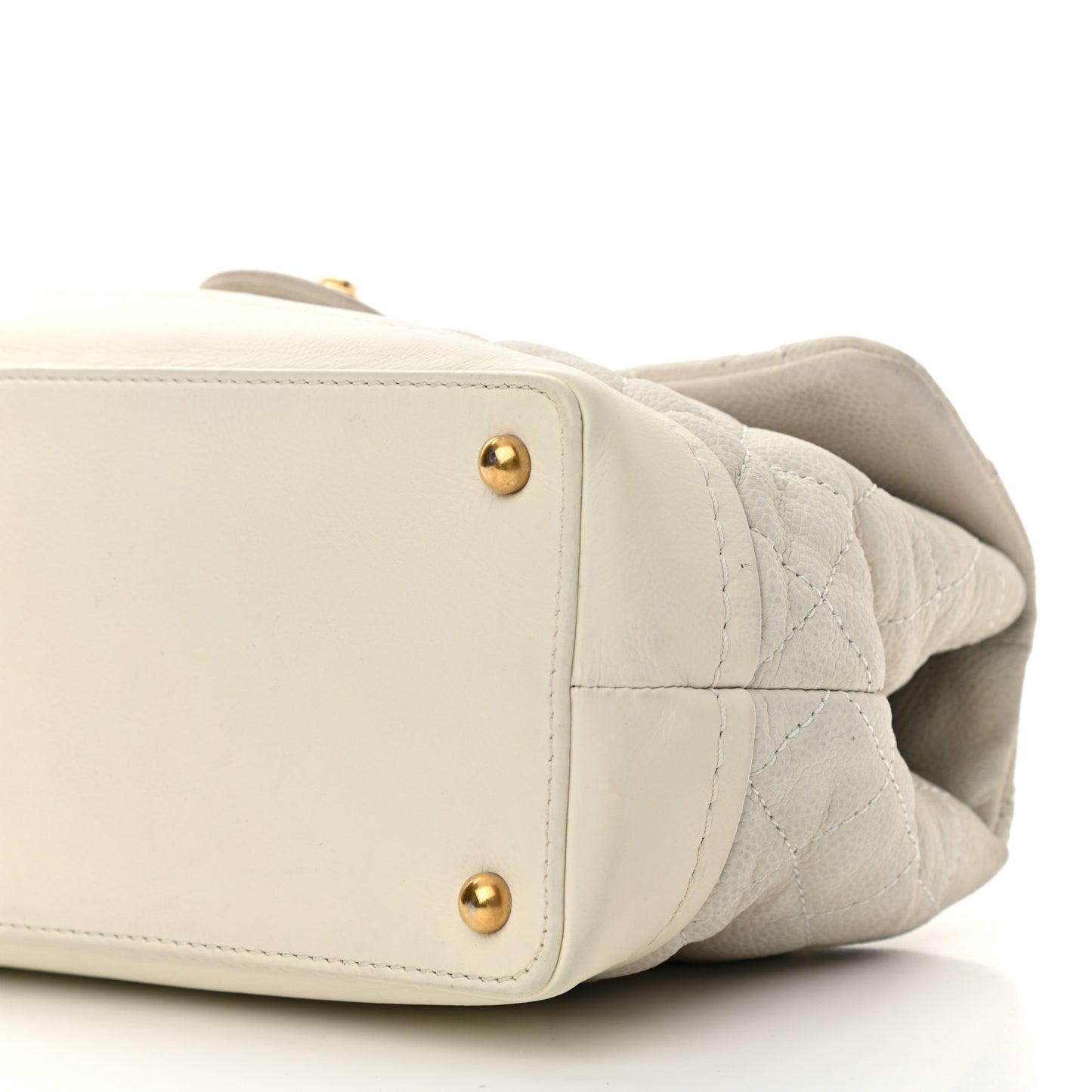 Iridescent Caviar Quilted Medium Globe Trotter Flap White