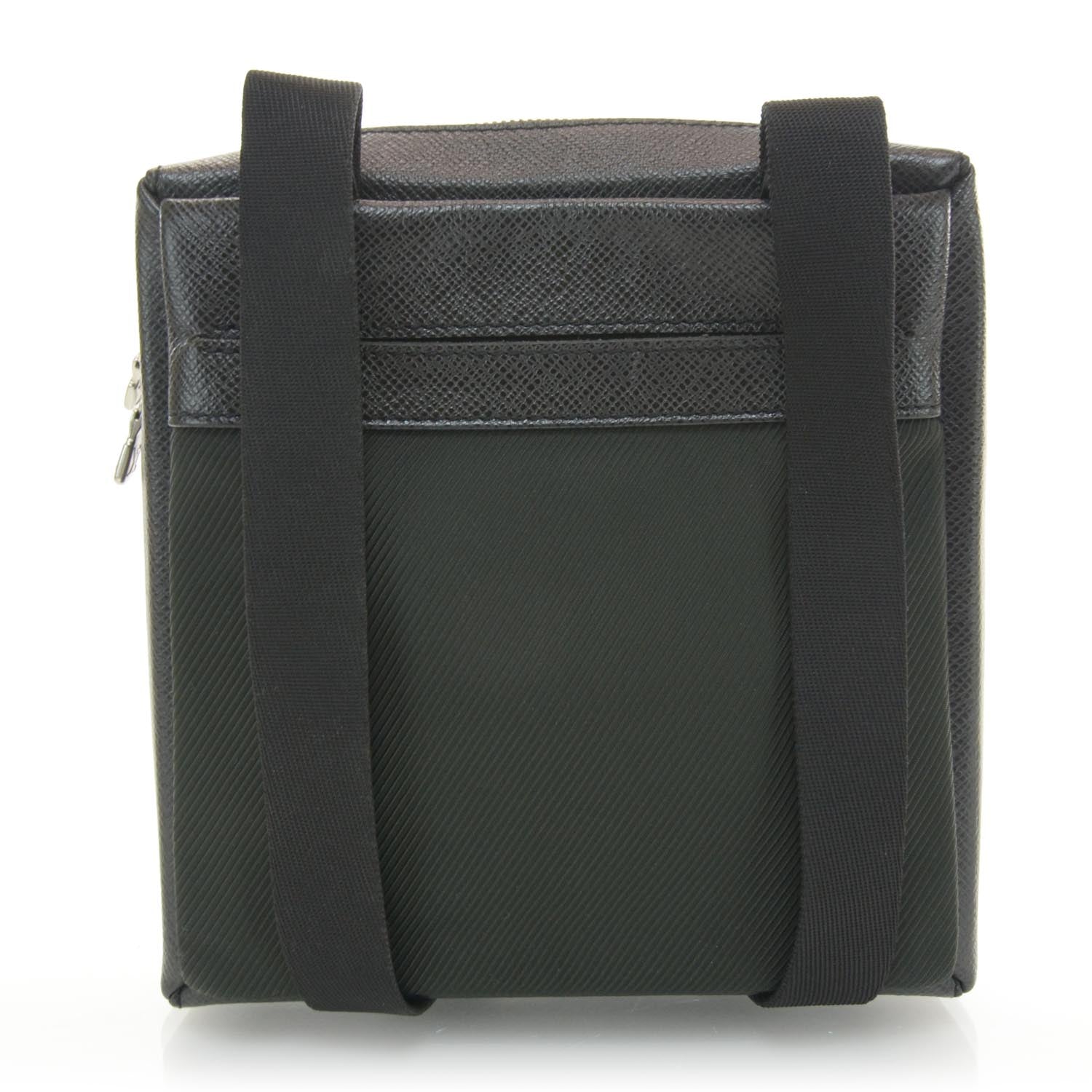 Louis Vuitton Taiga Beloukha 3 of 8