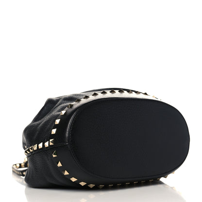 Valentino Garavani Pebbled Calfskin Rockstud Bucket Bag Black 4 of 8