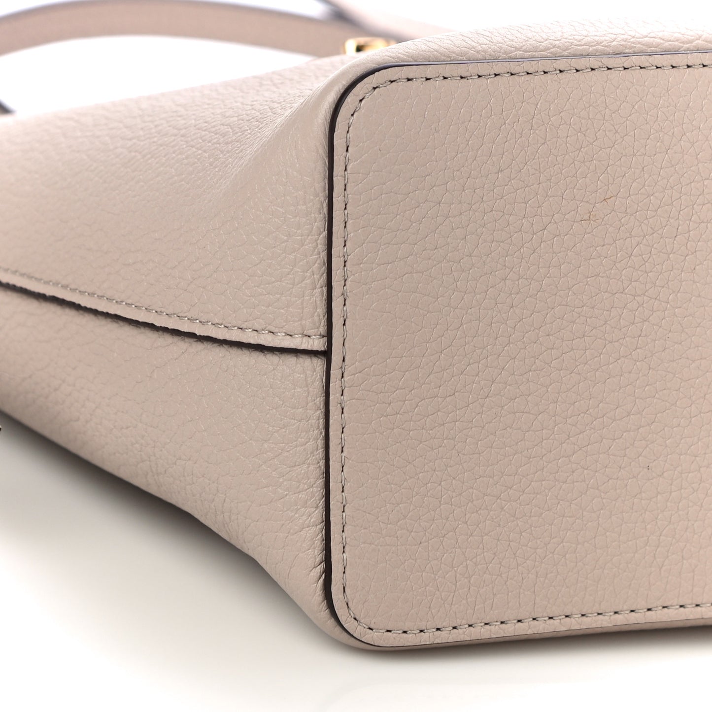 Calfskin Nano Lockme Bucket Greige