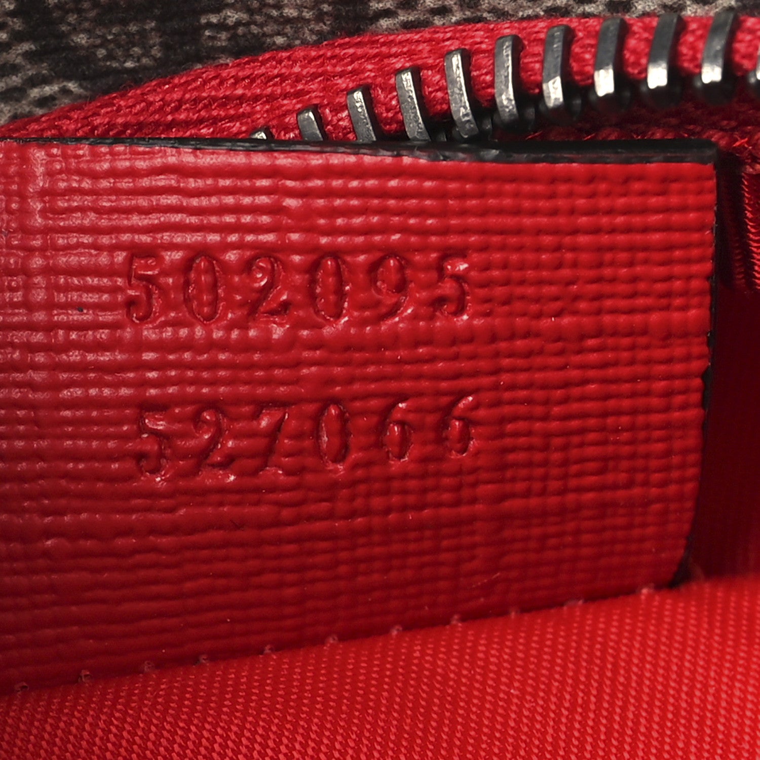 Gucci X PETER RABBIT GG Supreme Monogram Rabbit Print Childrens Belt Bag Beige Ebony Red 7 of 10
