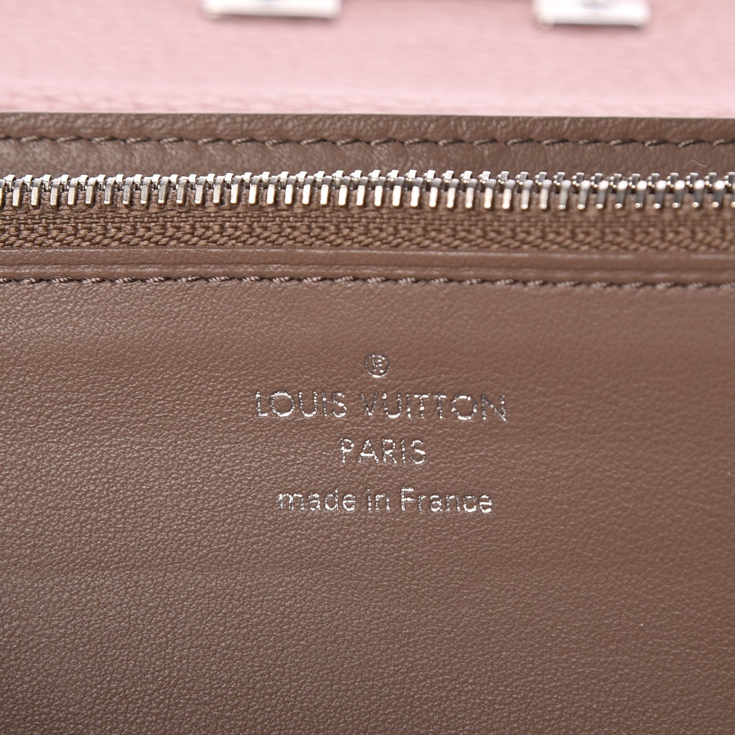 Taurillon Capucines Wallet Magnolia