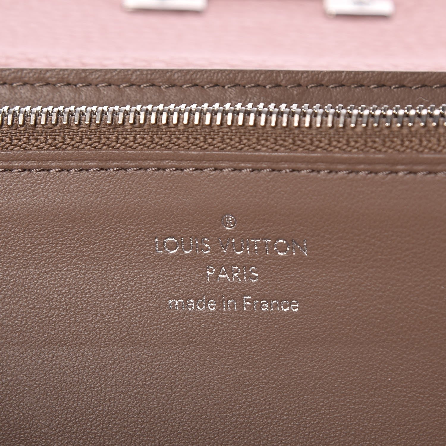 Louis Vuitton Taurillon Capucines Wallet Magnolia 6 of 9