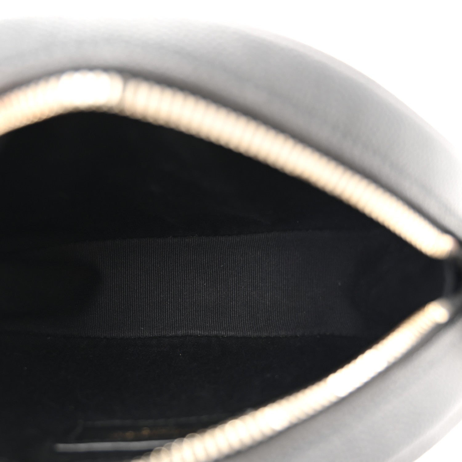 Saint Laurent Grain De Poudre Matelasse Chevron Quilted Round Vinyle Camera Bag Black 5 of 10