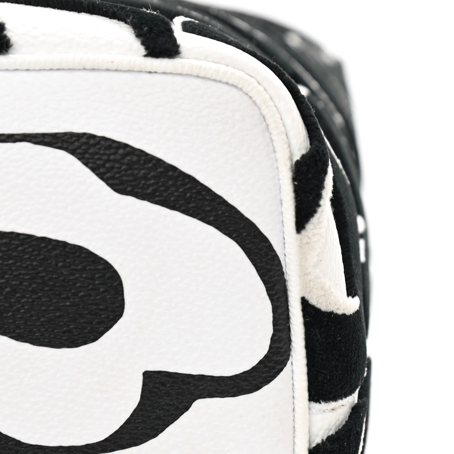 Louis Vuitton X UF Tufted Monogram Tufted Cabas White Black 10 of 10