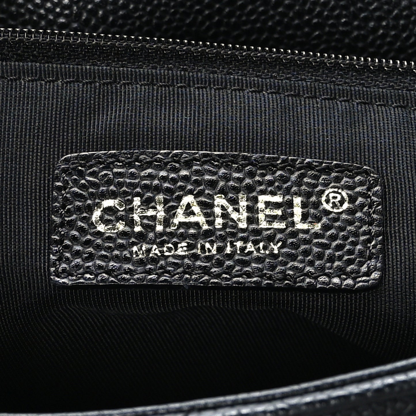 Caviar Quilted Timeless CC Messenger Flap Black