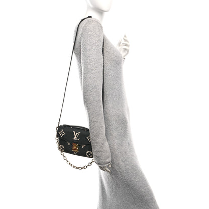 Louis Vuitton Empreinte Monogram Giant Pochette Metis East West Black Beige 2 of 10