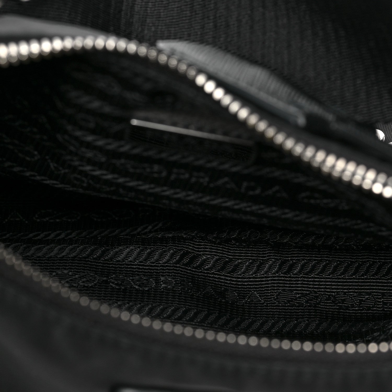 Prada Nylon Re-Edition 2005 Shoulder Bag Black 3 of 6