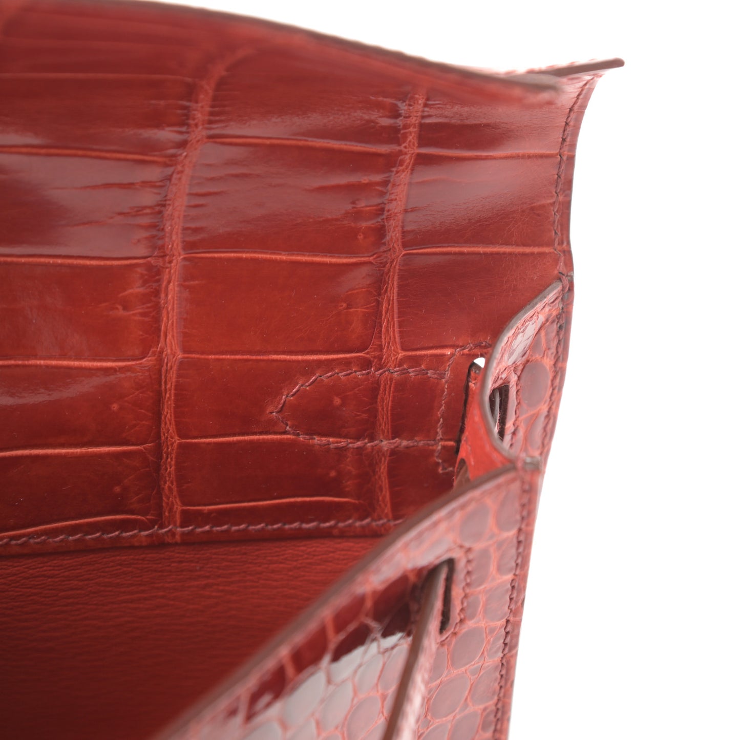 Shiny Porosus Crocodile Kelly Cut Pochette Sanguine