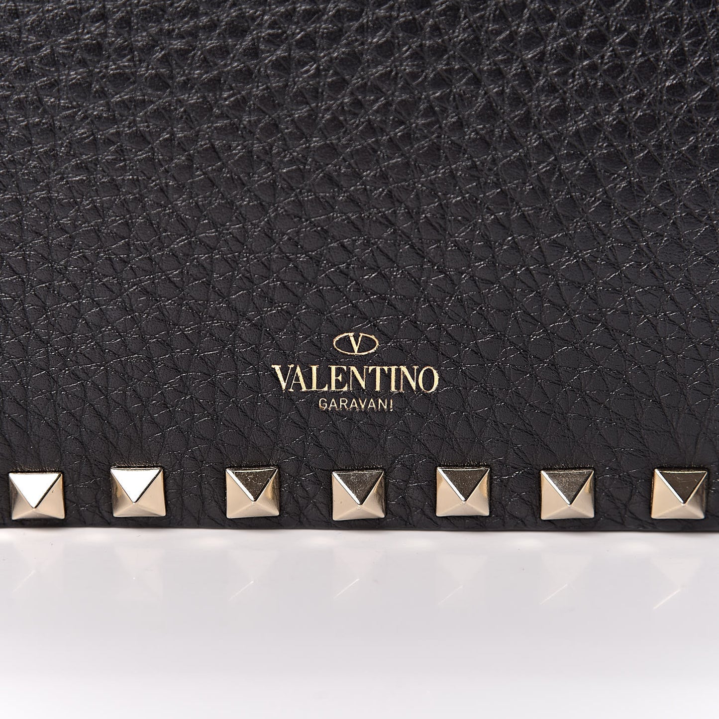 Pebbled Calfskin Rockstud Wallet on Chain Black
